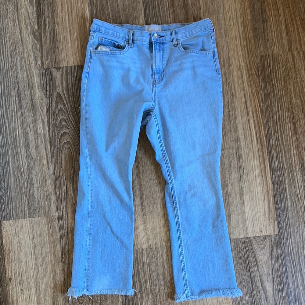 EVERLANE JEANS SIZE 32 frayed ankles straight legs